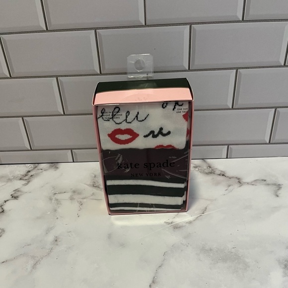 Kate Spade Woman Crew  Socks Gift Box 3  Pairs Shoes Size:4-10 Multi Color - Picture 2 of 3